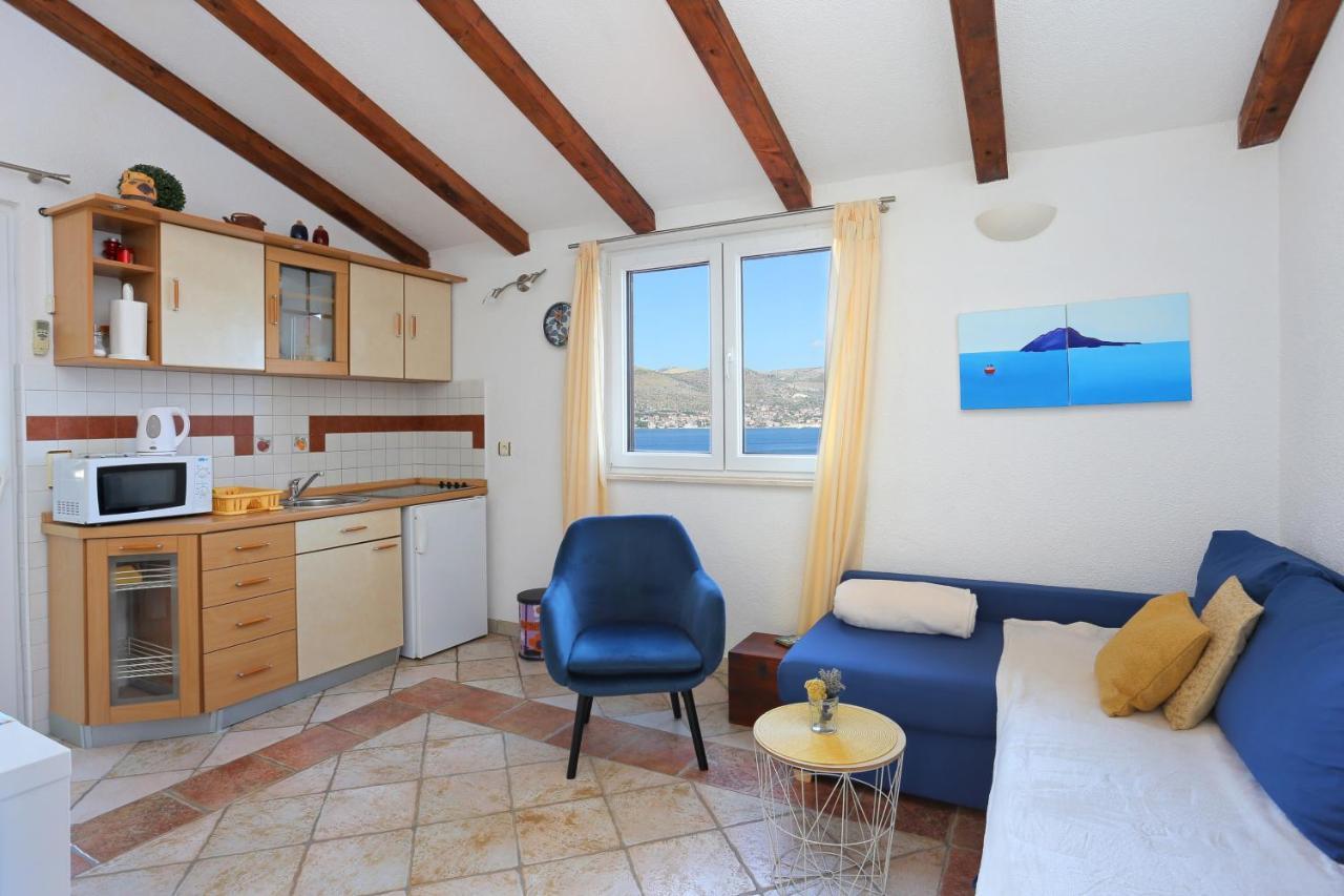 Apartments By The Sea Okrug Donji, Ciovo - 12502 Okrug Gornji Kültér fotó