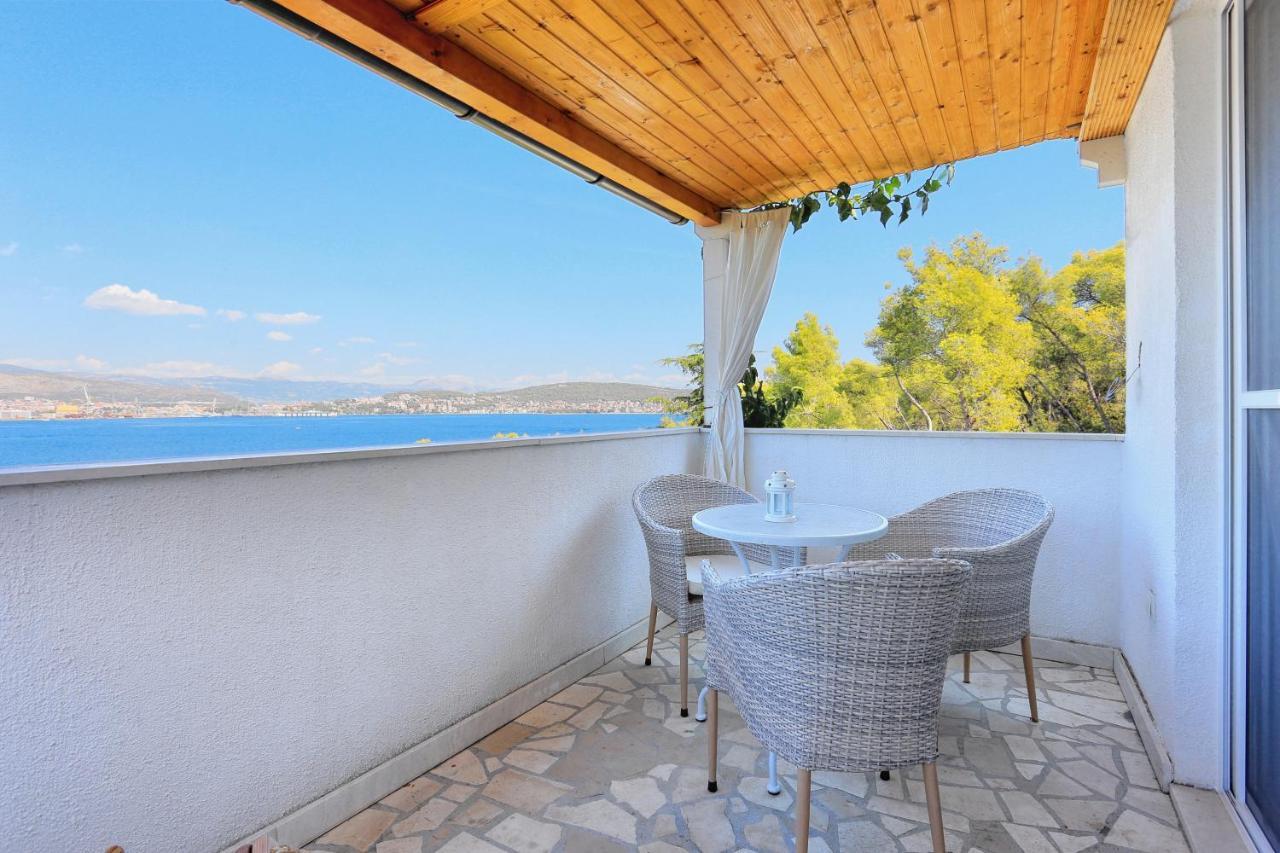 Apartments By The Sea Okrug Donji, Ciovo - 12502 Okrug Gornji Kültér fotó