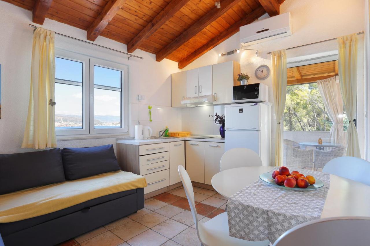 Apartments By The Sea Okrug Donji, Ciovo - 12502 Okrug Gornji Kültér fotó