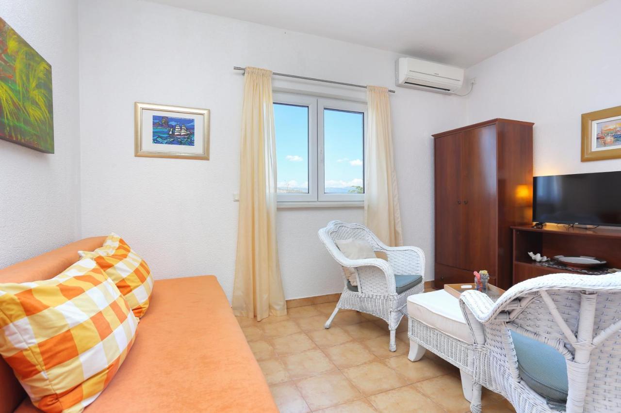 Apartments By The Sea Okrug Donji, Ciovo - 12502 Okrug Gornji Kültér fotó
